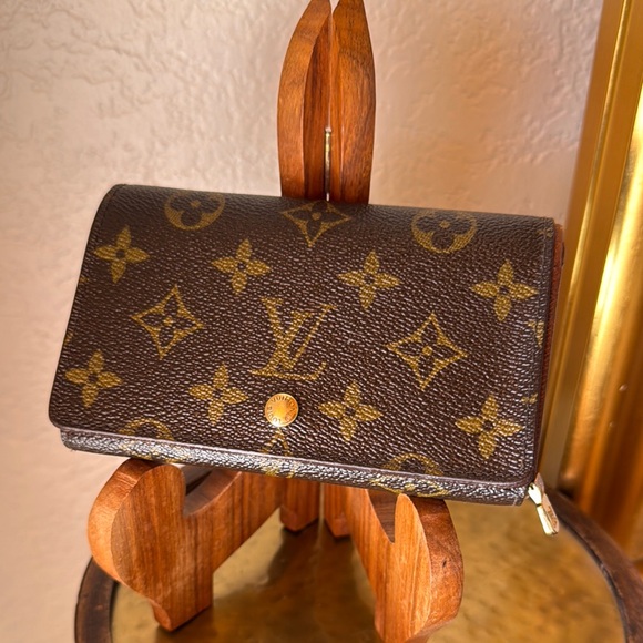 Louis Vuitton Handbags - Louis Vuitton Monogram Brown Wallet